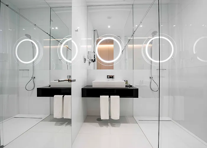 بيساهوتيل ليبردادي فندق 4*